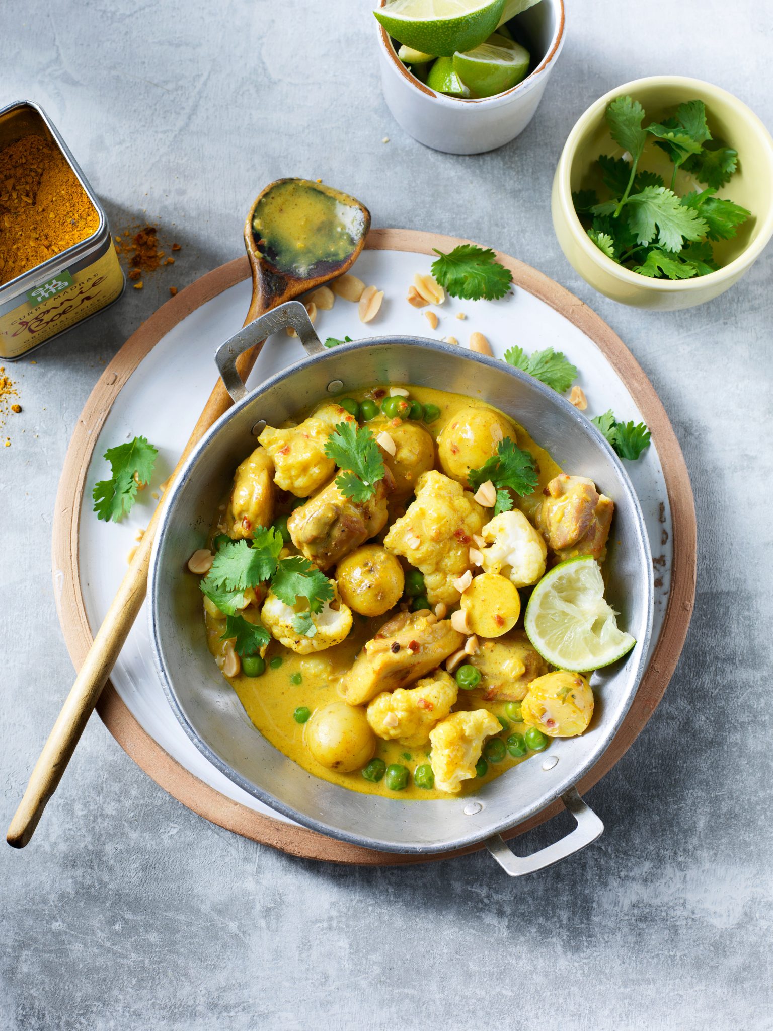 Recept - Kip Curry Madras met bloemkool, erwtjes en koriander - Euroma